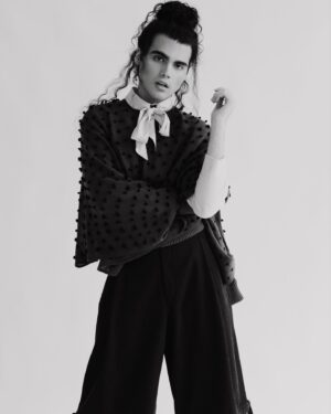 Jojo Fleites Instagram - level up 🤎

📸: @wojciechchristophernowak 
Hair/Makeup: @lizdaviez