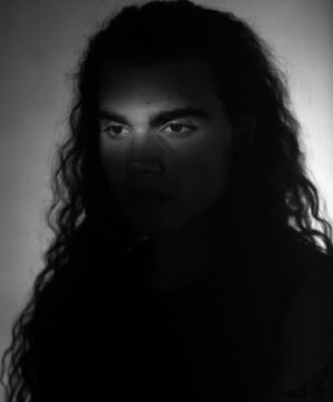 Jojo Fleites Instagram - 🥀 energy gets more expensive with age…

📸: @parsons / edits by me