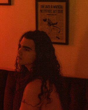 Jojo Fleites Instagram - 🔥🎻🫂🕊️🤍🫀📚🗝️ 

home on #valentinesday