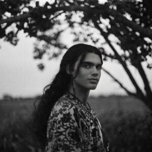 Jojo Fleites Instagram - Just a reminder that you are the easiest thing to love in this world 🕊🤍

Thank you Drake (photos taken on a Film Canon F1) and Nida (photos 6 and 9 taken on a Film Canon AE1) for capturing these moments in time that will stay with me forever.