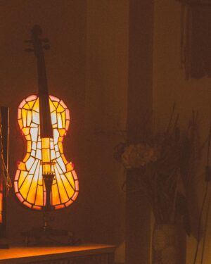 Jojo Fleites Instagram - 🔥🎻🫂🕊️🤍🫀📚🗝️ 

home on #valentinesday