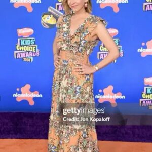 Jolie Jenkins Instagram - Oh! The @nickelodeon KCAs last night were such a ridiculously fun time! Adored being with my @nicktheloudhouse fam and walking the orange carpet 🧡 

Huge shout out to the amazing fans that have supported our show. We truly love and appreciate you 🥰

👗 : @lovethelabelnyc 
💇‍♀️ : @sandrashowershair 
💄 : me w/ @ericataylor2347 tutorials 😜