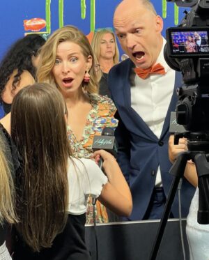 Jolie Jenkins Instagram - Oh! The @nickelodeon KCAs last night were such a ridiculously fun time! Adored being with my @nicktheloudhouse fam and walking the orange carpet 🧡 

Huge shout out to the amazing fans that have supported our show. We truly love and appreciate you 🥰

👗 : @lovethelabelnyc 
💇‍♀️ : @sandrashowershair 
💄 : me w/ @ericataylor2347 tutorials 😜