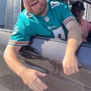 Jonah Antonyan Instagram - And he’s spitting game from his homies whip 🤣