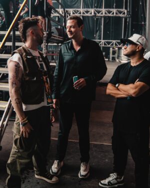 Jonas Blue Instagram - Took Endless Summer to Canada for the first time and we couldn’t have asked for a warmer welcome. 🇨🇦

Thank you @veldmusicfestival for embracing our sound on the main stage. We hope to see you again very soon. Love, Jonas and Sam. ♾️🍁 

PS: Which upcoming release do you think we’re discussing in the final slide? 👀