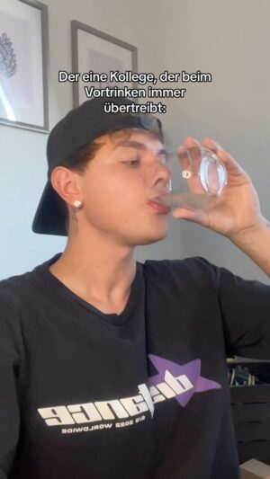 Jonas Ems Instagram - Der eine Kollege, der beim Vortrinken immer übertreibt: