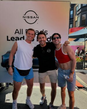 Jonathan Bennett Instagram - Market Days Moments with @nissanusa today in Chicago. So proud to be a #NissanPartner because in a year where a lot of others put Pride in the backseat, Nissan has continuously shown up for our LGBTQ  community, sponsoring events all year long, and truly showing yet again what it means to be #partnersofprogress. I had so much fun meeting you all today at our activation and at the Nissan Partners of Progress Stage. #Nissan #MarketDays