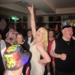 Jonbers Blonde Instagram - Angel of the North 

Thank you so much for having me at @arbeiasouthshields for South Shields Pride 🩷

Had the best night with everyone, thank you to @domandink for the piccies, it was HAWT in there they are blurred pics ha

Thank you to @jadethirlwall and @simonjonespr for having me ❤️🥰