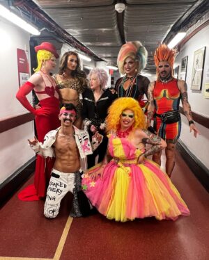 Jonbers Blonde Instagram - Hi Cyndi!

Such a moment to be invited by the absolute LEGEND @cyndilauper to perform with her at @royalalberthall 

Based my look on Cyndi’s iconic red and yellow look from the Hey Now video ❤️💛