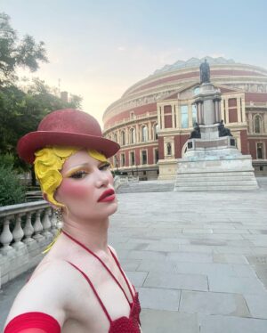 Jonbers Blonde Instagram - Hi Cyndi!

Such a moment to be invited by the absolute LEGEND @cyndilauper to perform with her at @royalalberthall 

Based my look on Cyndi’s iconic red and yellow look from the Hey Now video ❤️💛
