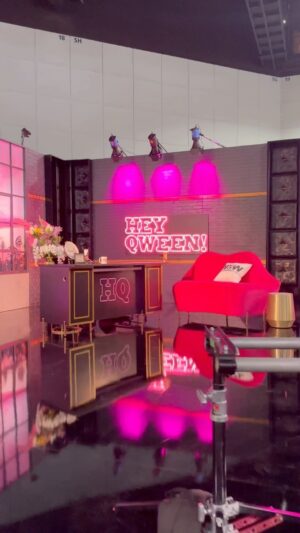 Jonny McGovern Instagram - I was gagged!  Thank you to @worldofwonder @wowpresentsplus  the @heyqweentv team , my producers Ashlei and West , our production crew and our gorgeous guests @jimbothedragclown @misslalari @therajahoharashow @lalolitabanana  @kitamean @missenvyperu  and  the House of @miyakemugler.official  and my inner circle of homo homies ( @marlongobel @so.much.woof @krunk1980 )for an  the incredible weekend of filming at @rupaulsdragcon. And special thank you to all the sweet fans who took time to chat with me, take pictures and let me know how much the show has been meant for you over the years. 💜🌈😘🐻👑 #rupaulsdragcon  #heyqween  #wowpresentsplus