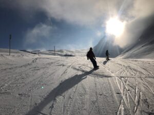 Jono Grant Instagram - Life above the clouds today #naturalbeauty #skiing #scenery #France