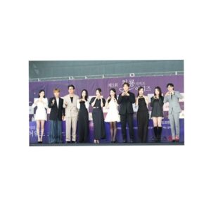 Joo Hyun-young Instagram - 두 번이나 영광스러운 기회를 허락해주신 청룡시리즈어워즈 정말 감사드립니다! 핸드프린팅.. 💜