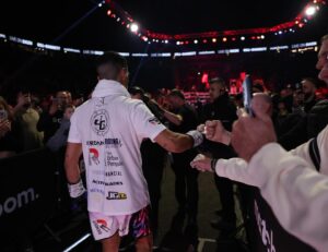 Jordan Gill Instagram - Manchester 🐝 what a buzz! Felt like I was winning the fight until I got caught, but that’s boxing! No excuses, huge congrats to @zelfaflash, one hell of a fighter and a great human being. Gracious in victory and in defeat. Thank you all for the messages, I’m trying to get back to everyone. Thank you to my team for the hard work, @matchroomboxing for the opportunity, and to my sponsors for their support. Week of rest and we’ll see what’s next ❤️