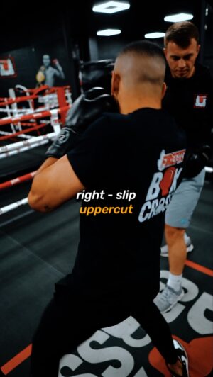 Jordan Gill Instagram - 3 COUNTERS you need to learn…🥊💨

The art of counter punching takes practice. Here are three basic to advanced level counters you can look to learn!

#boxing #boxer #boxingtraining #boxingdrills