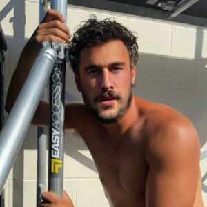 Jordan Watson Instagram - WARNING: Professional Scaffold Model coming through…
I apologise to @easyaccessconz if their website now crashes. 
If you need to get high, check ‘em out > @easyaccessconz / Ad / Model  #scaffolding #scafftower #malemodel #mobilescaffolding #easyacceesco #dadlife #howtodadnz