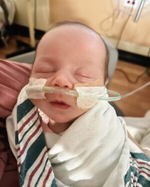 Jordi Vilasuso Instagram - Happy one month (and happy due date!!!) to this little peanut !!!! 🎉🥳 Lucy had a GOOD day yesterday. And my goodness did we need a good day. 🙏🏻 

Her doctors had turned down her CPAP (the pressure that she’s getting oxygen) from 6 to 5 on Sunday to try to start weaning and she really struggled. She was having desats throughout the day and coughing a lot and her respiratory rate kept spiking.. she was pulling her feeding tube out and they kept having to put it back in and it was just a really rough one. 

Then yesterday, for whatever reason, they decided to give her a chance to get off of the machine and see how she would do with the regular cannula and my goodness did she surprise us 🙌🏻😭 Her stats were better all day than they had been the day before and she was doing so well that they let her try bottle feeding. I attached the video of her tasting milk for the first time since she went to ICU and girlfriend loves eating as much as her mama. She tolerated the bottle feeds the rest of the day and they were able to remove the feeding tube last night.👏🏻 

Providing things keep improving (🙏🏻), we’re going to try breast-feeding today and see how her stats look. She’s on an oxygen of two right now, so they’ll try to start lowering that as the day goes on and see how she does. I’m trying to manage my expectations because I get sooo excited whenever something positive happens and then it feels like I’ve  been hit by a ton of bricks whenever there is a setback, BUT for the first time since we got here- it feels like there’s a light at the end of the tunnel 🙏🏻

Thank you, thank you thank you for lifting her up!!!! We humbly ask that you continue to pray for her healing and continued wisdom for her incredible team of doctors and nurses. And perhaps throw in a prayer for her tired and emo parents if you have an extra to spare.. 🙏🏻🙏🏻🙏🏻🙏🏻 We ❤️ you!