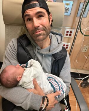 Jordi Vilasuso Instagram - Lucy is HOME 😭🙏🏻 Thank you thank you thank you from the bottom of our hearts for the outpouring of love and every.single.prayer (!!) lifted up for our sweet baby. We are so so happy to have her home and healthy (Lord please help us keep her healthy 😩🙏🏻) and for us to be back together under one roof. I missed that so much. 

@childrensla - we are forever grateful for how well you took care of our girl. More on that when I’m a little less PTSDish, but forever grateful for the intelligence and compassion of each person who cared for her- especially her ICU nurses who are angels taking care of baby angels day in and day out. I have so much more to say about that, but for now, holding each and every child and family within those walls (and each and every person taking care of them) in our hearts. 

Thank you again, friends. For loving on us like you do and loving this baby girl! Praying things are boring around here for a while and I am just posting happy baby/family updates.. 😅🙏🏻