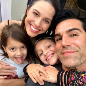 Jordi Vilasuso Instagram - Ok so this little firecracker is 5!!!!
I remember when I turned 5!!! 🤯What is happening?! Everly, Evie, monkey…you bring us so much joy and keep us on our TOES! We love you SO MUCH and I am so grateful for the relationship you have with Riley. You two and mommy make me want to do SO much better! Thank you for your spirit and your tireless energy!! Oh and btw, I love holding your hand 😍#neverletgo #girldad