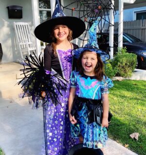 Jordi Vilasuso Instagram - They have me under their spell!!!❤️❤️❤️❤️❤️❤️❤️❤️❤️❤️❤️#nationaldaughtersday #halloweennevertooearly