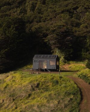 Jordi Webber Instagram - Escaped the noise for a couple of days.

After 2 months of backpacking, my soul needed stillness ⛰️

So I had a couple of nights in the hills at an @unyoked.co cabin in Raglan 🤙🏽

Birds singing all day 🦜, sweet view of the moana 🌊 and a beautiful space 🏠
Feelling very Zen 🧘🏽

Remember to listen your body, and if you’re a stranger to doing solo missions in the hills for a few days - give it a go, you might just fall in love with it 🌞🌿