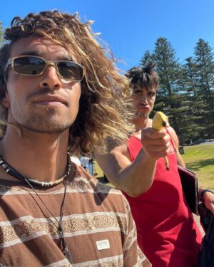 Jordi Webber Instagram - This Rolling Stone is hitting the Bay tonight (on Australian tele)🌞🌊

Tune in at 7 on channel 7 if you want to see some hair get stuck in my face @homeandaway and make @atlas143 muscles look small 💪🏽😎