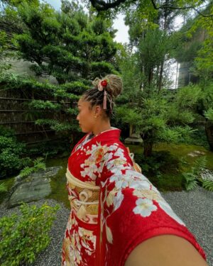 Jordyn Woods Instagram - Traditional Kimono Ceremony 🌸 

in Japanese culture they’ve kept certain traditions alive for hundreds of years and it is inspiring me to create more traditions in my household for years to come. fell in love with Japan and so grateful for this beautiful opportunity 🤍
