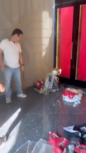 Jorge Arce Instagram - Buenas tardes mi raza, ya en los últimos detalles para el Bar de mi Casa,🏠 está haciendo mucho calor🔥 vamos esperar que baje un poco para inaugurarlo con todos los poderes🍾🍺🥂🥃🍷🍹🍻 va quedar bien padre con tanto recuerdo,😢 ánimo quien se apunta?