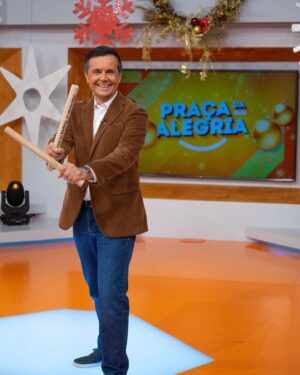 Jorge Gabriel Instagram - Hoje o nosso @jorgegabrielpt está de parabéns 🥳
Que a sua energia e alegria continue a contagiar a todos no estúdio e aí em casa. 👏🏼