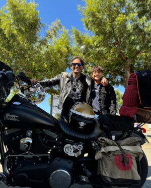 José Fidalgo Instagram - Que fim-de-semana!!!!
O primeiro com o meu puto!!!! @lourenco_.fidalgo que saiu do @offroadcampyamaha na sexta-feira e sábado de madrugada já estávamos a caminho de Faro para o @motoclubefarooficial  com os melhores companheiros de viagem @jmppacheco @ricardovaranda @pedrooo.v_ @mestevao2014 e os seus putos e estarmos na companhia de outros tantos que já lá estavam. @srcustomgarage @pedrotransantonino @_artdag_ @oldspiritmotorcycles @ilegal.pt @no_class.kustom_motorcycles @sandradamiao_cherrybomb @nima_kikomotos @pittadesigns @theleathersoul73 @jorge.batista.180 @joao.silva.twentyone @harleyriderssetubal e muitos mais. 
Que fim-de-semana, meus!!!!!!