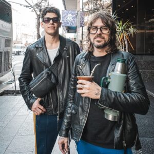 José Giménez-Zapiola Instagram - Córdoba nos vemos esta noche en @plazadelamusica junto a mis amigos de @elcharcolaplata 🔥

📸 @godymex