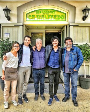 José Manuel Seda Instagram - Una vez más, la experiencia en #canalfredo de la mano del gran #juanito, ha sido memorable.  Acompañado de mis queridos @fsotolopez_oficial y @mariodelarosa.act nos hemos deleitado de la cocina ibicenca que surge de esos maravillosos fogones.
#gastronomia #ibiza #eivissa #ibicine #placeresdelavida #actorslife #vida #viajes #travels