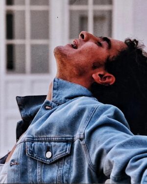 José Manuel Seda Instagram - Hoy voy a brindar por mi. Por todas las vidas que llevo,  y las que están por venir. Por las que se han ido, por las que están a mi lado, y por las que están por venir. Por ti @nazarethtroya que haces que mi vida, la de ahora, sea mucho mejor, por nuestra pequeña, que toma forma en tu interior, y por nuestras familias y amigos que nos acompañan en el camino. En resumen: ¡Por la vida!
#cumpleaños #vueltalsol #vida #aniversario #birthday #life #pasado #presente #futuro
