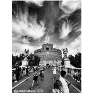 José Manuel Seda Instagram - "Arrivederci, Roma
Good bye, good bye
Au revoir..."
Grazie mille!

Gracias @sanroman85
por acompañarme en este viaje, y al @realbetisbalompie por darme una excusa para visitar una ciudad inolvidable, eterna...!
Os dejo unas cuantas postales para dejar una mínima constancia de tanta belleza.

Ci vediamo presto!

#roma #viajes #travelphotography #travelling #photography
#postales #postcards #blancoynegro #blackandwhite #arte #art #belleza #beauty #bnw #bnw_life #bnwmood #bnw_captures #fotografía #bnwphotography #bnw_greatshots #betis #travels