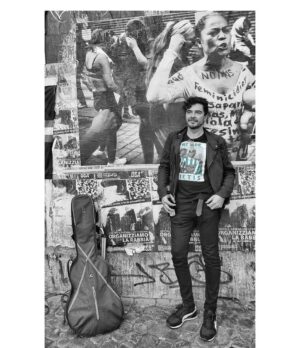 José Manuel Seda Instagram - Vacaciones en Roma... Musica, reivindicación, y... Betis. Todo cabe en el Trastévere.
📸 @sanroman85
#roma #música #music #funkallisto #nomasfeminicidios #trastevere #vida #forodebeticosenmadrid  #realbetis #betis