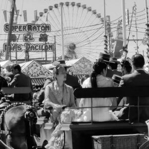 José Manuel Seda Instagram - Postales de la feria con @nazarethtroya 
#feriadeabril #sevilla #bnw_life #bnw #bnw_greatshots #feria #vida