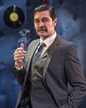José Manuel Seda Instagram - El viernes 7 de abril estrenamos "Mi última noche con Sara" en el @teatroinfantaisabel y estaremos hasta el 1 de Mayo. Viernes y sábados a las 22:00. 14 y 15 de abril a las 20:30. Junto a @nuria_fergo
y @pablomonteagud0
@saraelmusical #teatro #estreno #premiere #actorslife