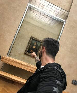 José Ron Instagram - #tbt 
Vivre et laisser vivre ✨
🇫🇷