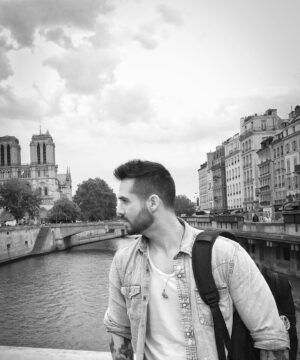 José Ron Instagram - #tbt 
Vivre et laisser vivre ✨
🇫🇷