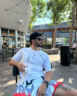 José Victor Pires Instagram - Big dump!! do tamanho da quantidade de emoções e sensações que vivi durante esses 15 dias… eu amo viver, e viver pra mim sempre vai estar nos detalhes, nos cheiros, nas risadas, observações, aprendizados, viver é estar presente e eu estou… grato 🙌🏼 25LAxVegas . . . continua