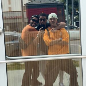 José Victor Pires Instagram - Big dump!! do tamanho da quantidade de emoções e sensações que vivi durante esses 15 dias… eu amo viver, e viver pra mim sempre vai estar nos detalhes, nos cheiros, nas risadas, observações, aprendizados, viver é estar presente e eu estou… grato 🙌🏼 25LAxVegas . . . continua