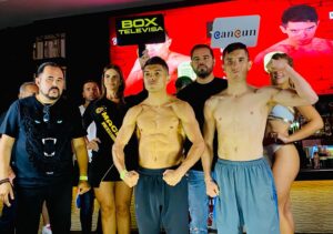 Joselito Velazquez Instagram - Gracias a Dios ya cumplimos con el peso. Estamos listos para lo que venga mañana y dar lo mejor de mi. 

@pepegomez1 @memorochaa @latinko.promotions 
@frankespinoza48 @espinozaboxing @caneloteam @houseofboxing @boriztecaboxing1 @nestor_clutch_avila @casanova_noboxingnolife 

@realfighterbrand 
@mexo.company 
@tiger_producer_tg 
@atemporal_arquitectura 
@kingsclub_mx 
@carpediemnightclub 
@elrancherodetulum 
@noboxing_no_life 
@jm_agencia_inmobiliaria 
@periodico_quequi 
@k.baez_