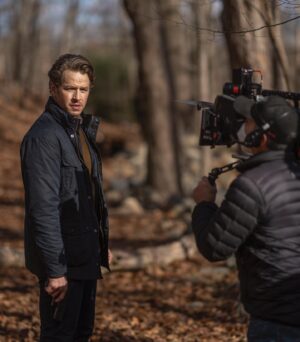 Josh Dallas Instagram - See ya THURSDAYS at 8pm on @nbc!! The SEASON 3 PREMIER of @nbcmanifest is APRIL 1st! Who’s going to be there? #manifest #amiyourbrotherskeeper ✈️ 🤯 🦚
