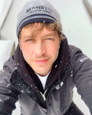 Josh Dallas Instagram - Blizzards don’t even stop us making Season 3 of @nbcmanifest! Coming soon to @nbc! 🎥 💪🏻 ✈️ #manifest #snow ❄️
