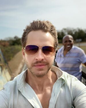 Josh Dallas Instagram - It’s all open shirts and sunglasses tonight on the Season 3 Premier of @nbcmanifest! @darylgedwards and I will see you at 8pm on @nbc! #manifest ✈️