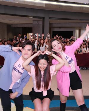 Joyce Tang Lai-Ming Instagram - 現場永遠是感受你們的愛最好的地方
#with love ❤️