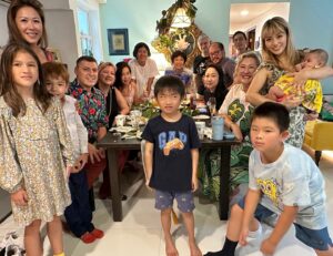JuJu Chan Instagram - Calysta’s 100 Day 🥰
Held a small gathering in Hong Kong🇭🇰 before us heading back to Sydney 🇦🇺 .

Cake: @bakebe_hk 
Cookies: @crewkies 
Mural: @50notout 

#100day #babygirl #newborn #百日宴 #百日宴蛋糕 #crewkies #bakebe