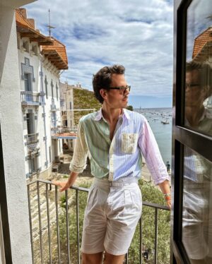 Juan Avellaneda Instagram - Amo el Mediterraneo así que me escapé dos días a un lugar que es súper inspirador y único ¿Adivinas donde estoy? 

Y si, el pez de nata es tan top 😋

#summer #verano #costabrava #mediterraneo