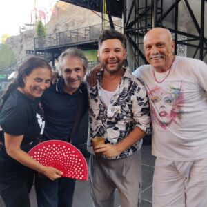 Juan Fernández Instagram - Ensayo previo al espectáculo "Poema del Cante Jondo" anoche en el festival Starlite en Marbella. @miguelpoveda  @lalupi_bailaora @currodemaria_guitarrista
#poesia #federicogarcialorca #cante #guitarra #flamenco #poemadelcantejondo #federicogarcialorca #arte #cultura #espectáculos #actor #actors #actorlife #acting  #theater #teatro