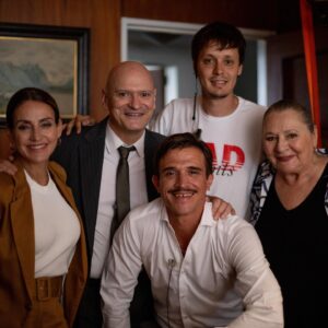 Juan Ignacio Cane Instagram - No todo se trata de la magnitud de un proyecto sino de las personas que lo habitan…quienes lo hacen aún más grande! 
Aquí algo de los días compartidos haciendo “La Mente del Poder”🎬
Gracias a todos mis compañeros, que lo hacen siempre más fácil…en especial a aquellos con los que compartí más tiempo @eleowexler @michelnoher @bellosoactor @rita.corteseok @mauriciominetti @inespalomboo 
Gracias @marianohueter @nicomellino @flowerspablo @lapadul @luchitoheredia por la confianza y la paciencia.
A todo el equipo!
Todxs❤️
@nico.gorla @pol.fernandez7 @hada_chalada2.0 @mjsoldo @joydrago @rafa_delascarreras @luuliflores @vickyvillaverde  @tupack__amaru @vickybellozas @flormellinook  @julietagvilas @samircuesta @juampisouto @micadickel.mua @fernandic @albertoroccatagliata_ @juliagoldenberg_  son más 🤗🎬
Gracias.
.
.
.
@11loops 
@wbd 
@tntlatam 
@flow_ar